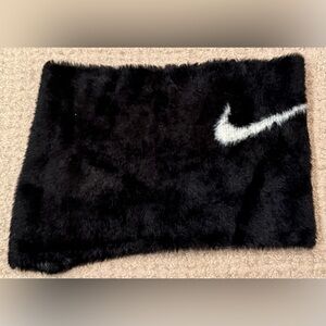Nike Faux Fur Swoosh Neck Warmer Scarf Black white One Size Plush Winter